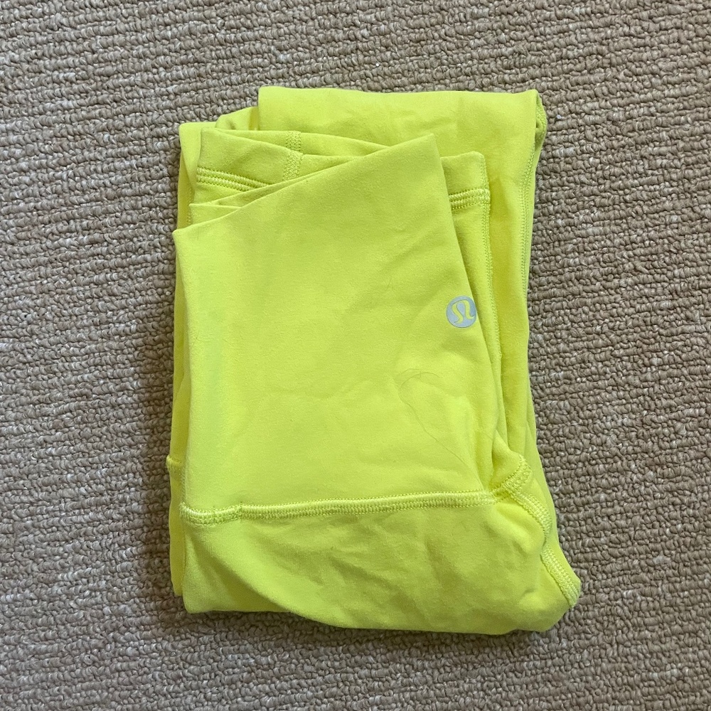 Never worn neon yellow align HR pant size 2